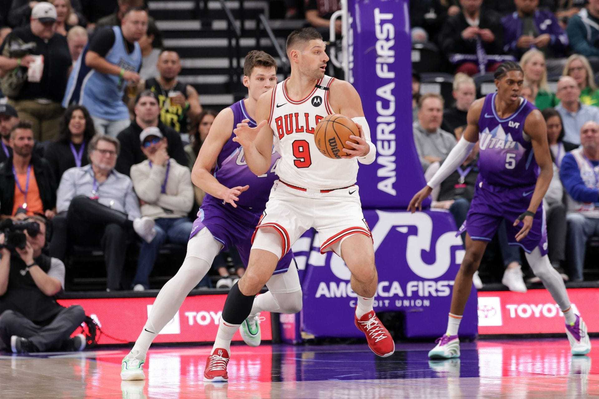 英雄联盟台服官网地址入口-芝加哥公牛迎NBA总决赛关键赛，加时末段复出首秀，赛场秩序良好，纪律约束更严格的简单介绍