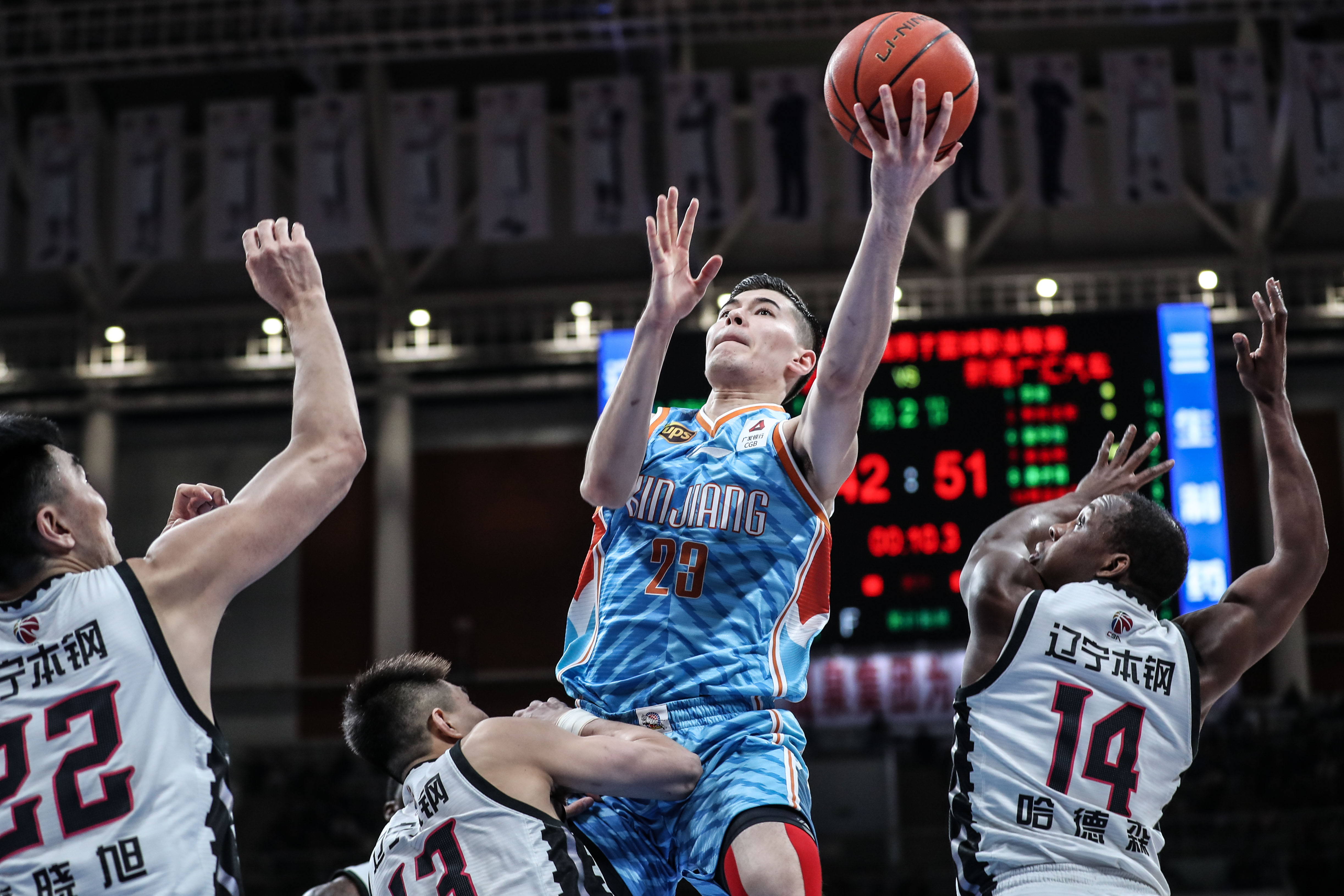 包含新疆广汇内部会议纪要流出——转会期调整名单，足总杯使命明确，资深球员宣示担当的词条