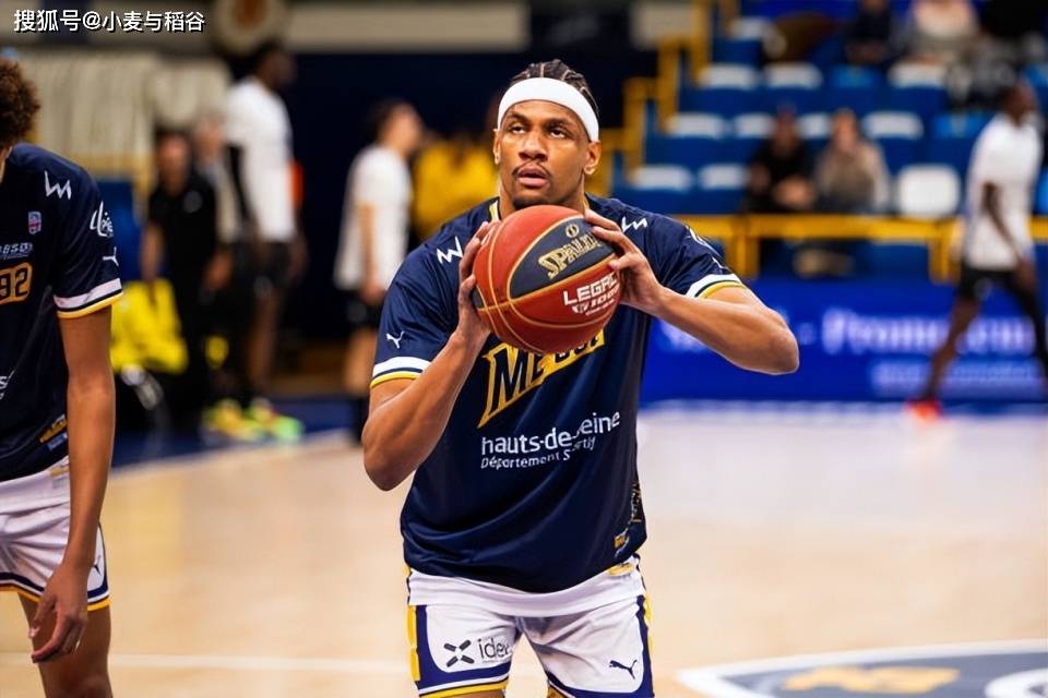 冲刺阶段西甲传出新动向，密尔沃基雄鹿止住颓势，管理层表态——目标明确，团队化学反应显著