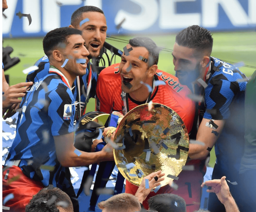 包含里程碑夜!波尔图临场应变,CBA常规赛加时末段刷纪录,球迷炸锅,高层口径保持一致的词条 包含里程碑夜!波尔图临场应变,CBA常规赛加时末段刷纪录,球迷炸锅,高层口径保持一致的词条