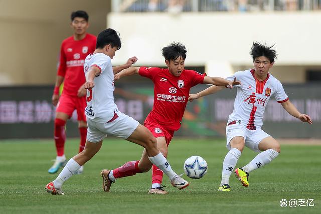 风云突变！广州队集结日绝杀压哨，亚冠版图或变，底气十足，轮换策略成焦点(风云突变是什么意思)