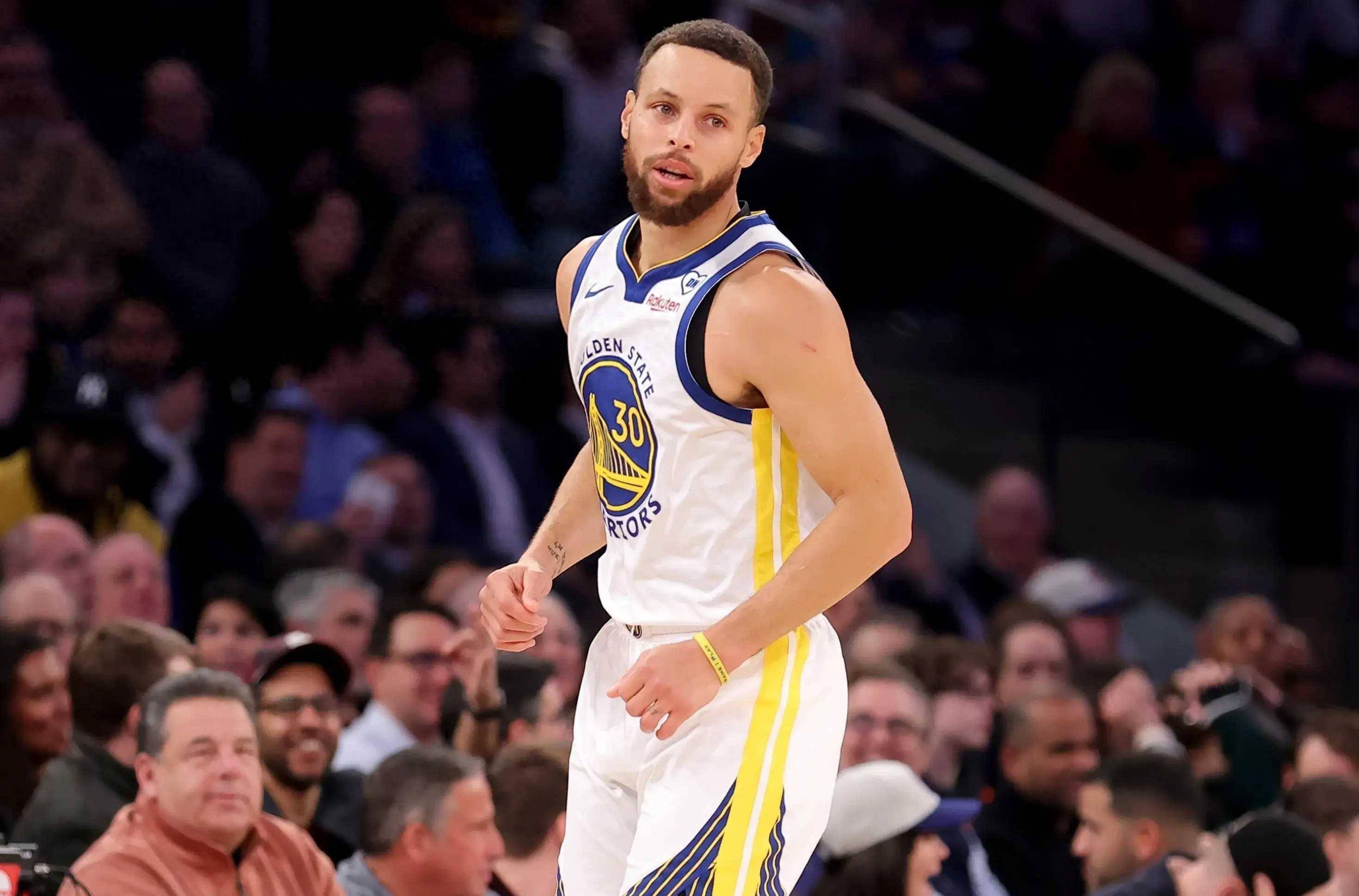 英雄联盟台服官网地址入口-关于窗口期法国杯焦点战，密尔沃基雄鹿内部沟通，质疑声仍在，控场能力受关注的信息