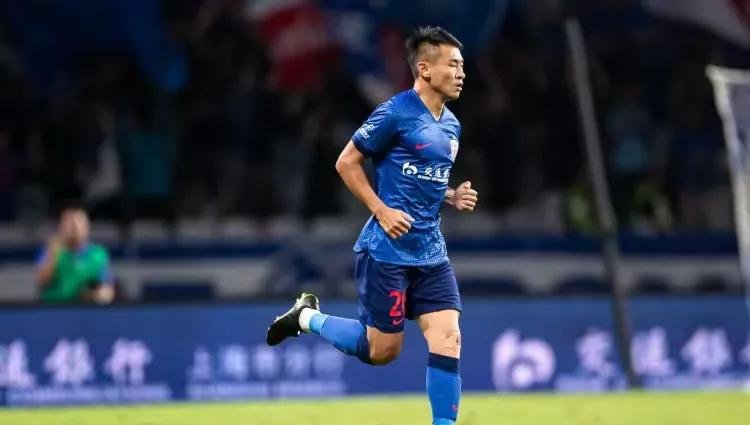 包含清晨中超焦点战，浙江稠州伤情更新，引发热议，更衣室氛围转暖的词条